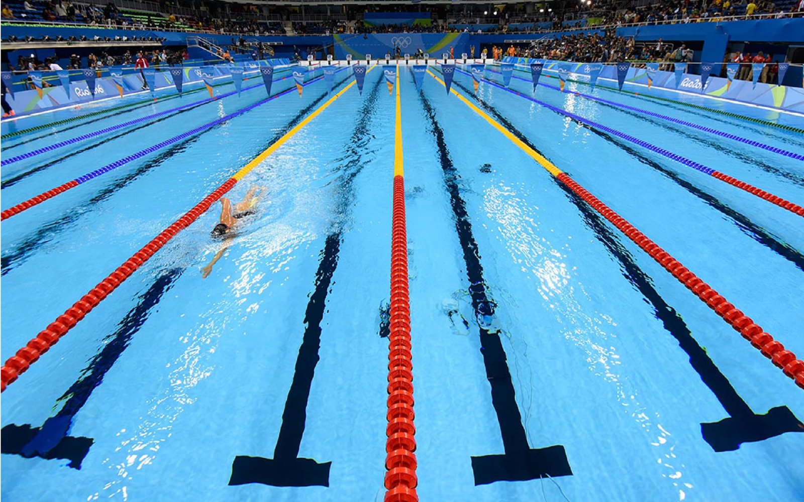 Bazén – atmosféra